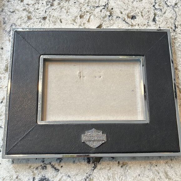 Harley-Davidson Other - Harley Davidson picture frame with metal logo